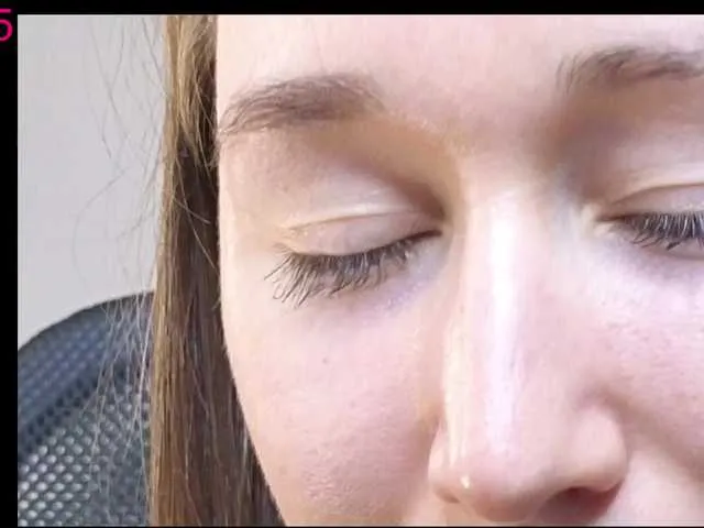 Offline --MODEL--1 on BongaCams