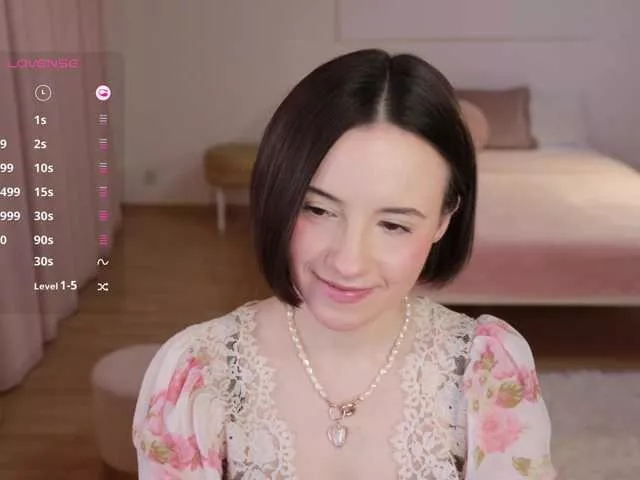 Offline -FemaleEssence- on BongaCams