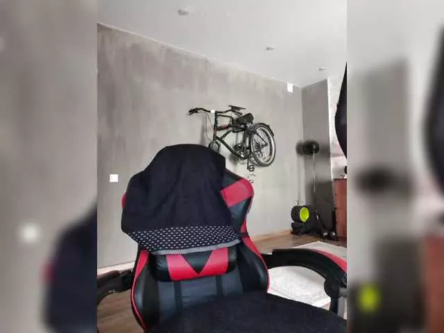 Offline a-squirter on BongaCams