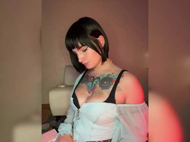 Offline AbsintheGirl on BongaCams