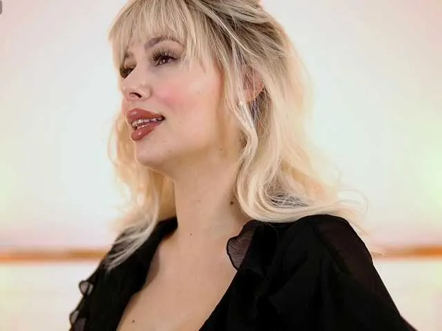 Offline AdelineKing on BongaCams