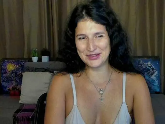 AliannaSoloKisses on BongaCams 