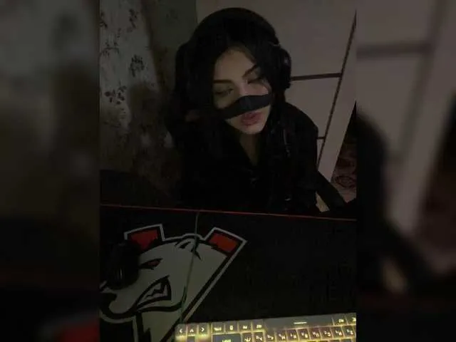 Offline aloeloea on BongaCams