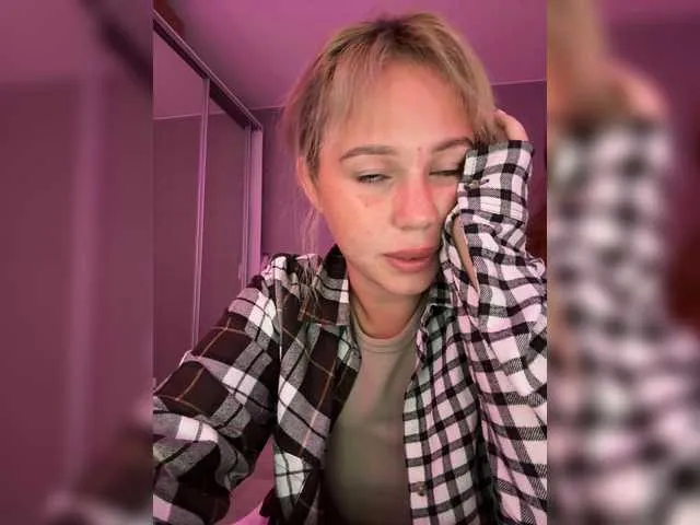 Offline AmyGlad on BongaCams