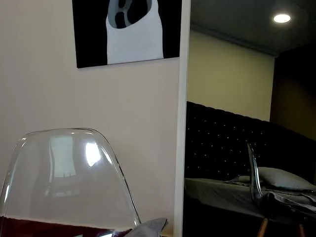 Offline AngelynaW on BongaCams