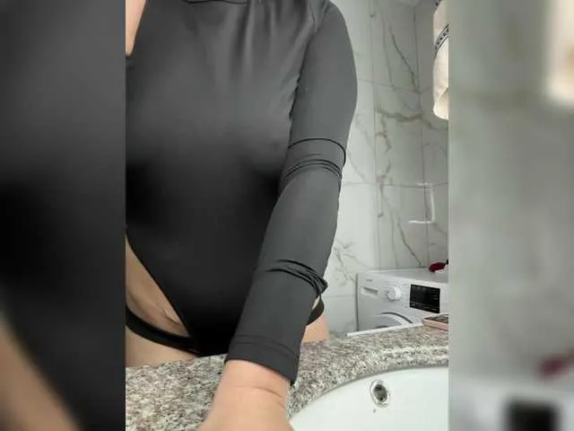 BongaCams Blackqyeen is Freechat Blackqyeen — Confident men who take the lead
Eye contact that says