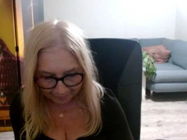 BlondeSofia on BongaCams