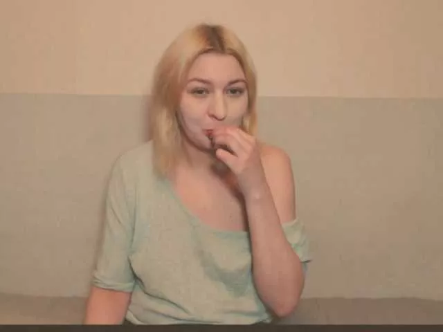 Offline Bonniee on BongaCams