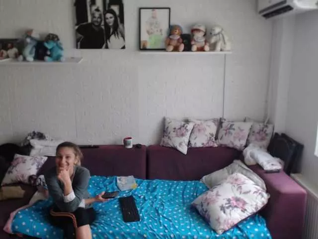 Offline CassieSpell on BongaCams