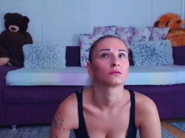 Offline CassieSpell on BongaCams