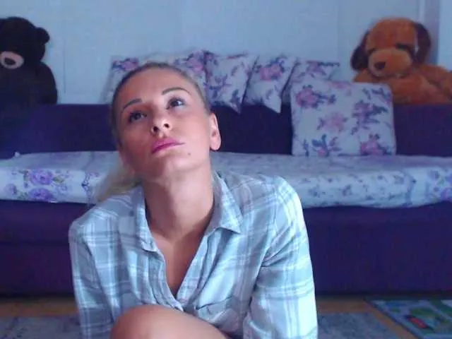 Offline CassieSpell on BongaCams