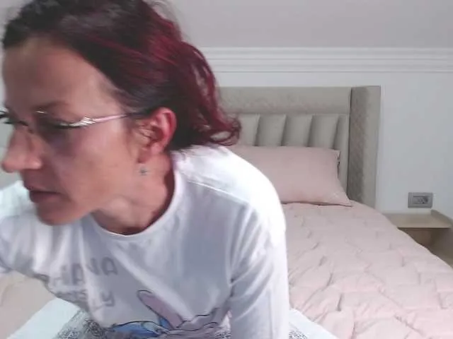 Freechat catwoman90 on BongaCams