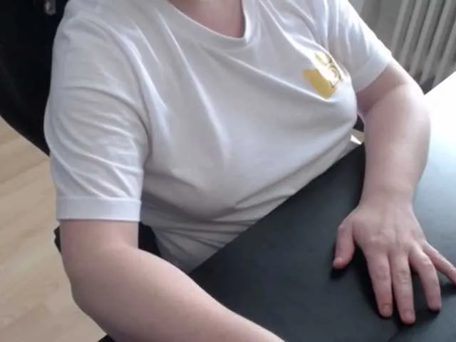 Offline Celina-Rose on BongaCams