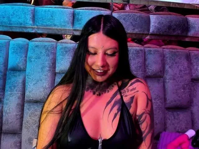 Freechat chantallthx on BongaCams