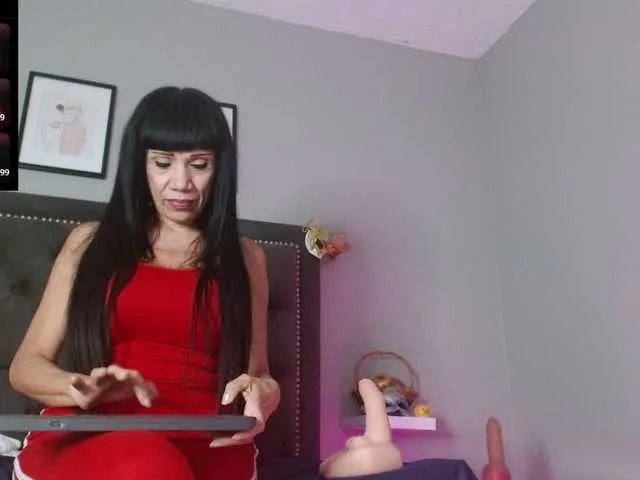 Offline CharlotteLemke on BongaCams