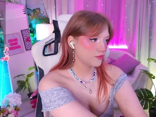 CrazyWine on BongaCams