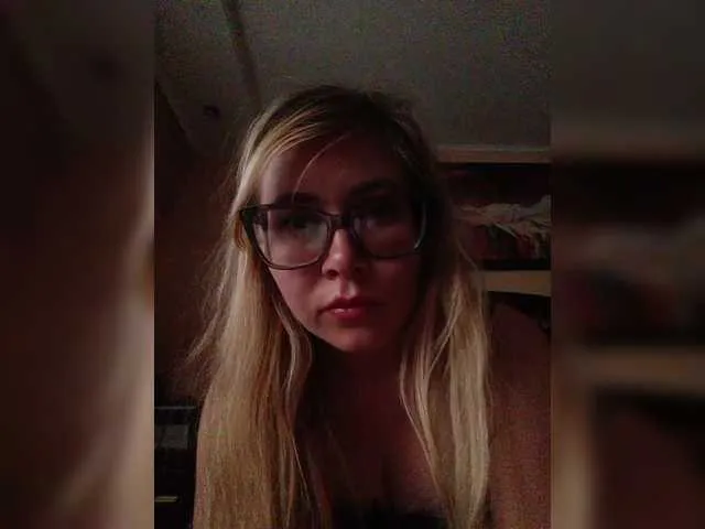 Offline Crystal00Girl on BongaCams