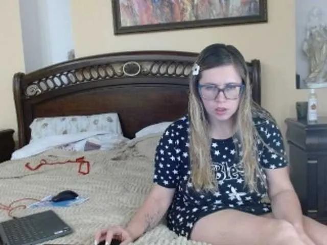 Offline Crystal00Girl on BongaCams