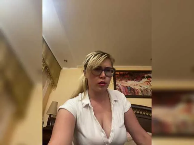 Offline Crystal00Girl on BongaCams