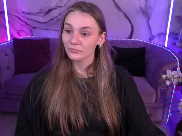 Offline DiamondGoldie on BongaCams