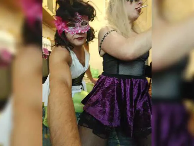 Freechat Dooomina35 on BongaCams