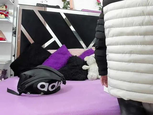 Offline Dreamgirlss on BongaCams