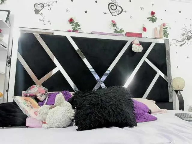 Offline Dreamgirlss on BongaCams