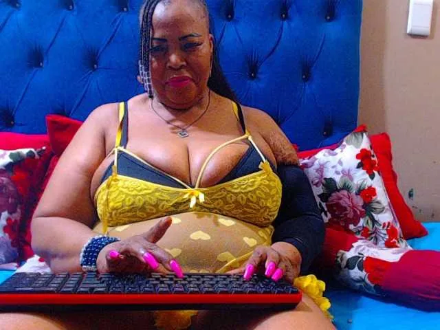 Freechat Ebonycandy10 on BongaCams