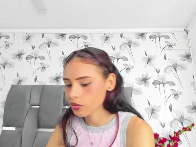 Offline Ehotloveaxxx on BongaCams