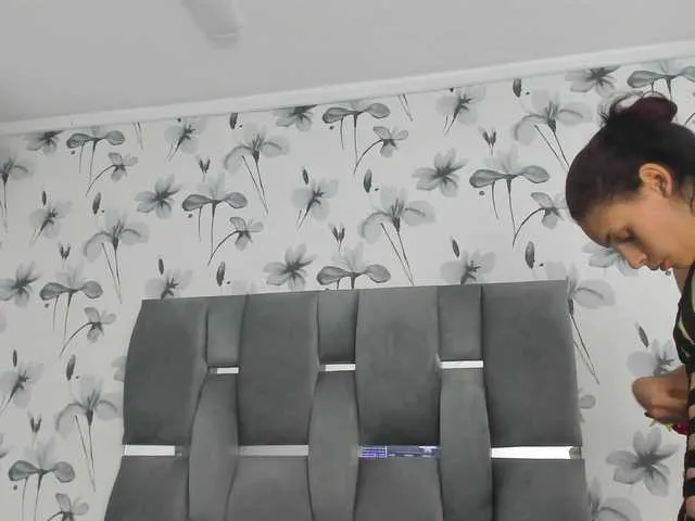 Offline Ehotloveaxxx on BongaCams