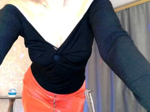 Offline Elenaza1001 on BongaCams