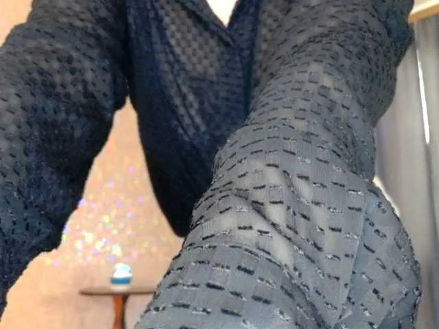 Offline Elenaza1001 on BongaCams