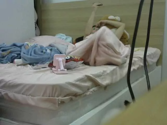 Offline Elizaflower-To on BongaCams