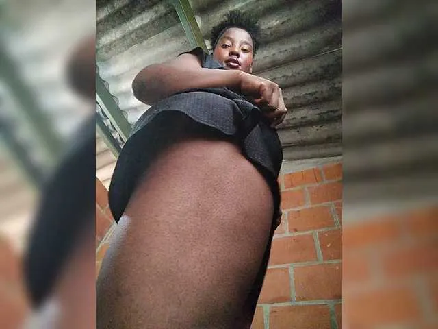 Offline EmiliAddams on BongaCams