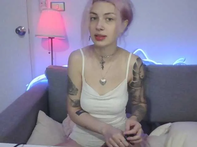 EmilyFlowers on BongaCams