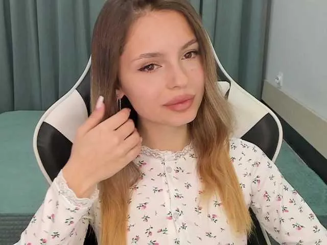 Offline EmilySkout on BongaCams