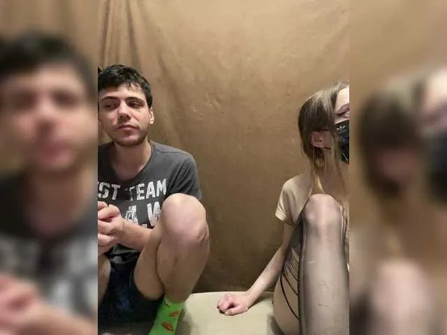 Offline Emmalove13 on BongaCams