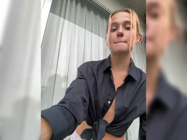 EmmylieMorris on BongaCams 