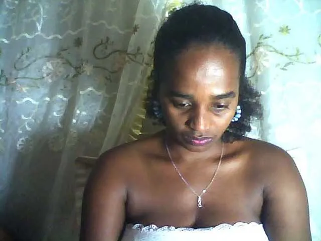 Freechat Flania on BongaCams