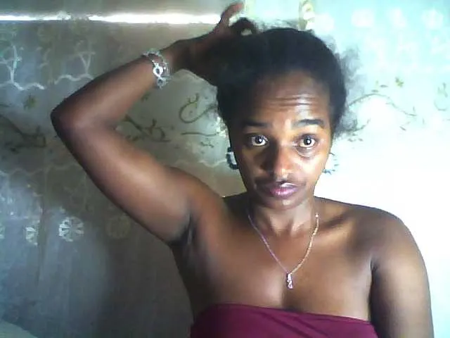 Freechat Flania on BongaCams