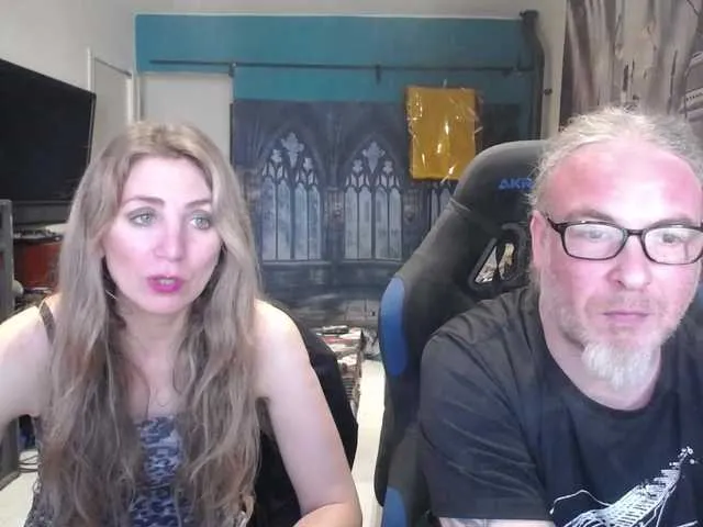 Offline GiselleandJay on BongaCams