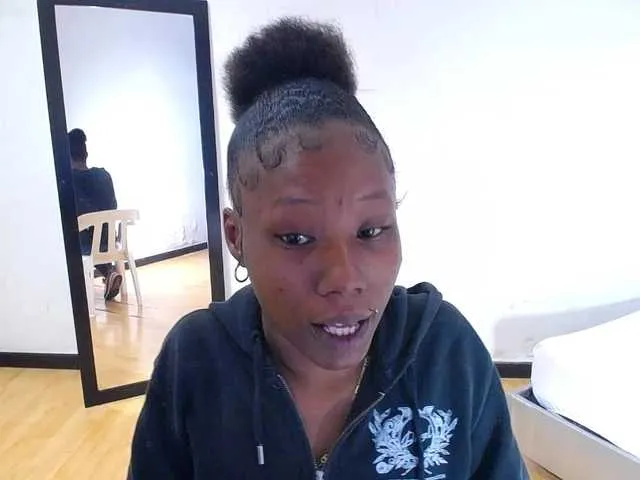 Offline goldenn-ass on BongaCams