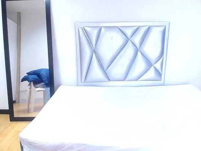 Offline goldenn-ass on BongaCams