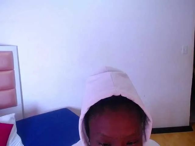 Offline goldenn-ass on BongaCams