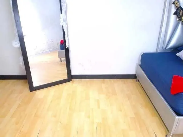 Offline goldenn-ass on BongaCams