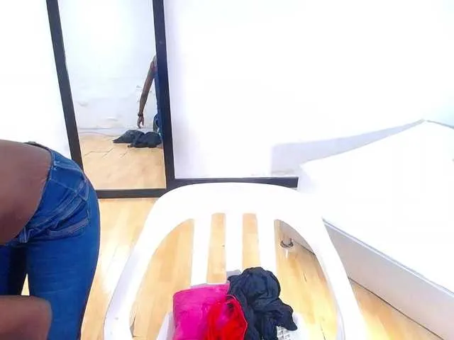 Offline goldenn-ass on BongaCams