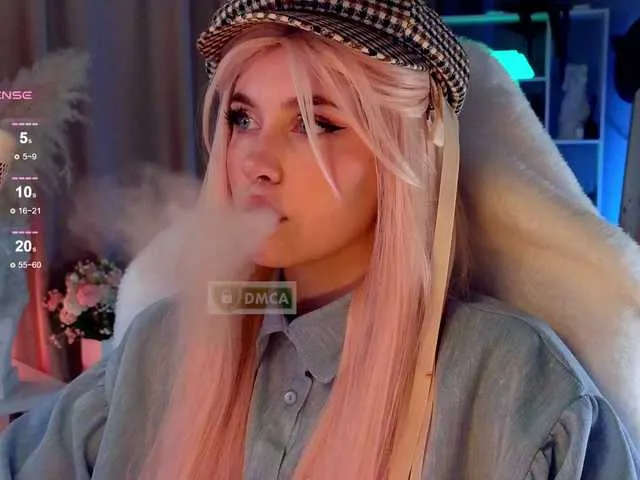 Offline HoneyCherry on BongaCams