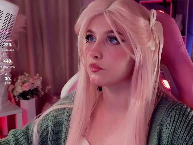 Offline HoneyCherry on BongaCams