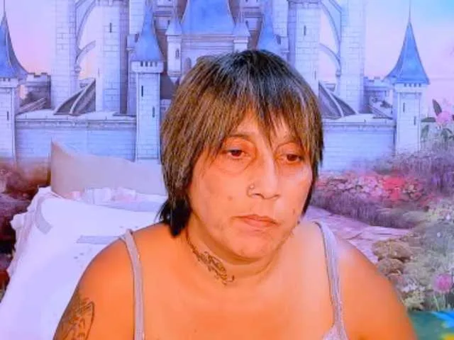 indianroxy on BongaCams