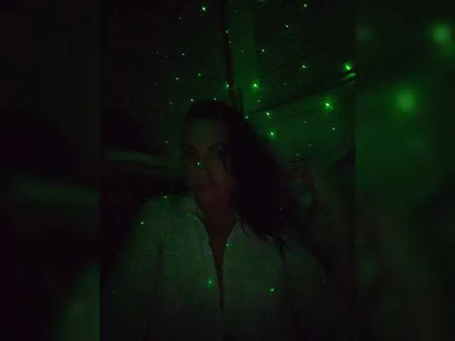 Freechat IndikaSativa007 on BongaCams